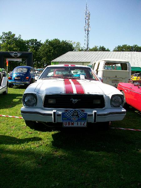Het bestuur heeft dit uitstekend gezegd, SHOW EN SHINE, en dit alles onder een blakende zon op de locatie De Blookberg te Zutendaal (1).JPG